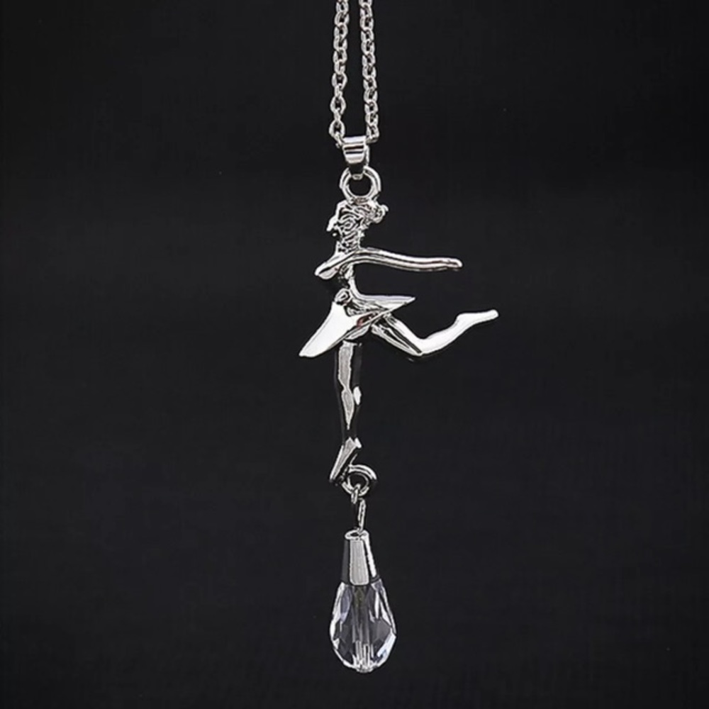 ❤️gorgeous ballet dancer silver necklace